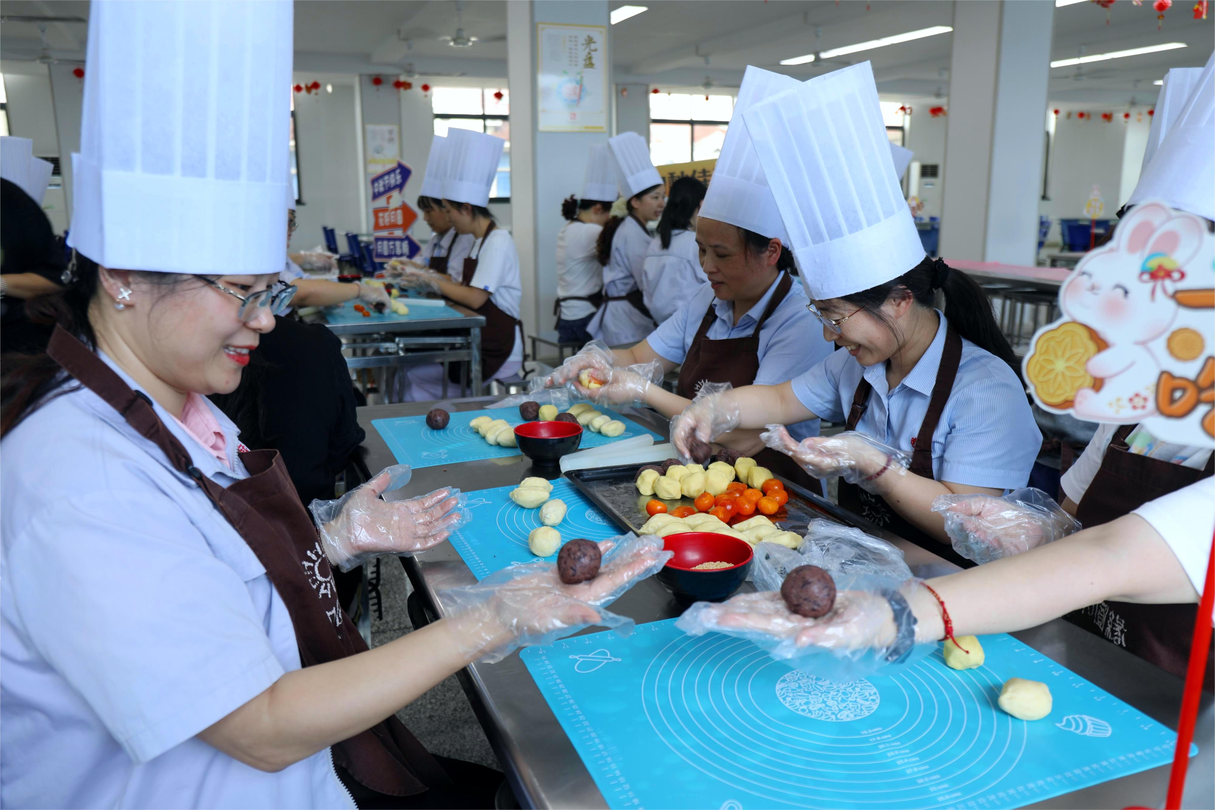 月圆中秋 情满职工 | u乐·国际官网科技举办DI